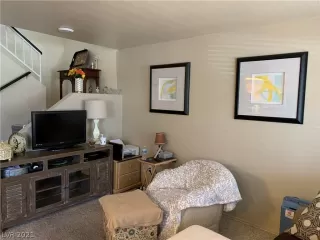 Photo #3: 2285898 Listing