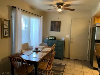 Photo #5: 2285898 Listing