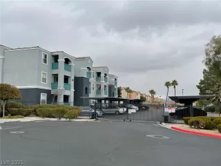 Photo #2: 2285904 Listing