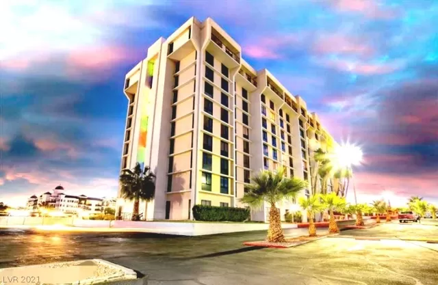 MLS: 2285933 Condo For Sale