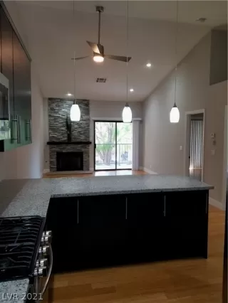 Photo #1: 2285953 Listing