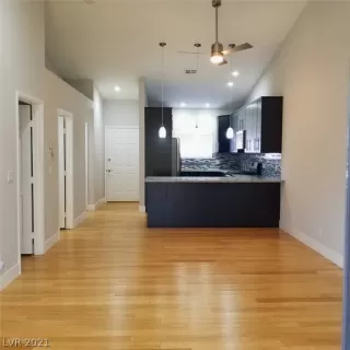 Photo #3: 2285953 Listing