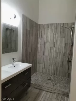 Photo #6: 2285953 Listing