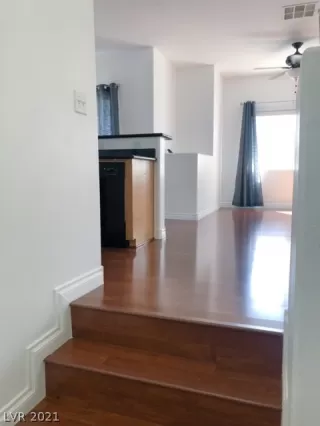 Photo #3: 2286007 Listing 