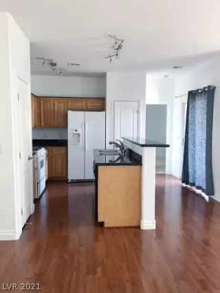 Photo #5: 2286007 Listing 