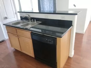 Photo #6: 2286007 Listing 