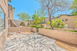 Photo #3: 2286021 Listing