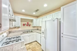 Photo #4: 2286021 Listing