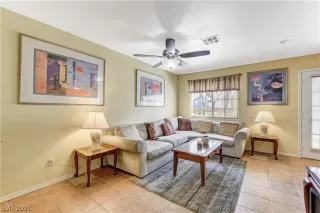 Photo #2: 2286042 Listing