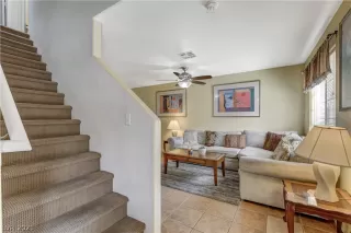 Photo #4: 2286042 Listing