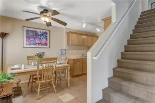 Photo #5: 2286042 Listing