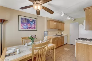 Photo #6: 2286042 Listing