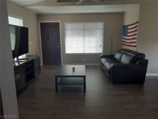 Photo #1: 2286045 Listing