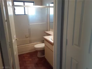 Photo #3: 2286045 Listing