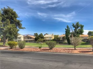 Photo #3: 2286055 Listing