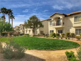 Photo #4: 2286055 Listing