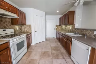 Photo #2: 2286063 Listing