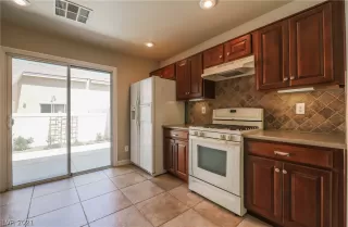 Photo #3: 2286063 Listing