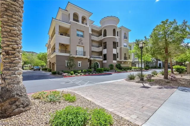 MLS: 2286071 Condo For Sale