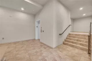 Photo #1: 2286071 Listing