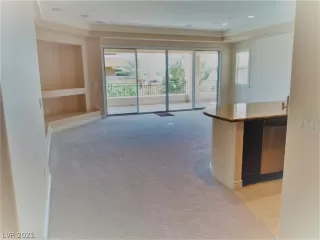 Photo #3: 2286071 Listing