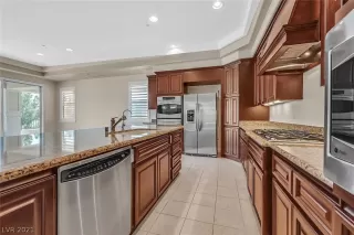 Photo #5: 2286071 Listing