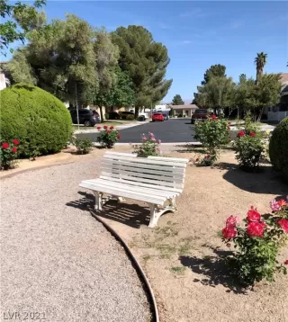 Photo #1: 2286075 Listing