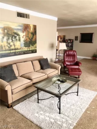 Photo #4: 2286075 Listing