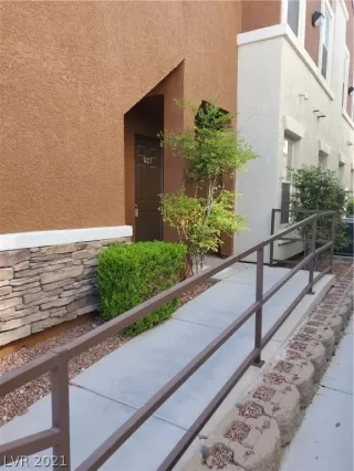 Photo #3: 2286098 Listing 