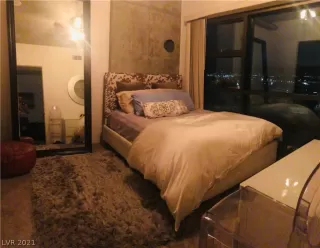 Photo #3: 2286110 Listing