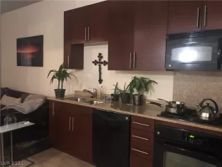 Photo #4: 2286110 Listing