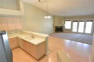 Photo #3: 2286131 Listing