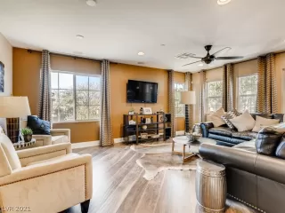 Photo #1: 2286141 Listing