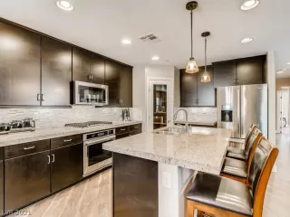 Photo #5: 2286141 Listing