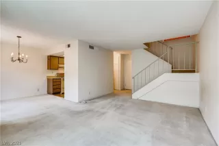 Photo #3: 2286146 Listing