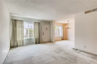 Photo #4: 2286146 Listing