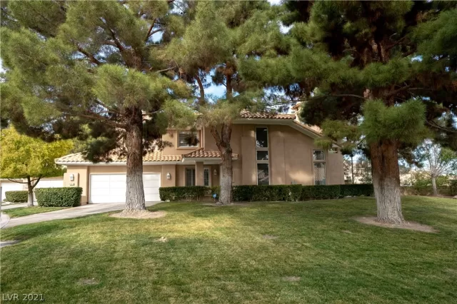 MLS: 2286250 Condo For Sale