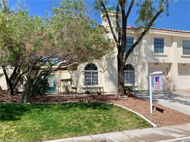 MLS: 2286256 Condo For Sale