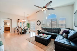 Photo #6: 2286281 Listing