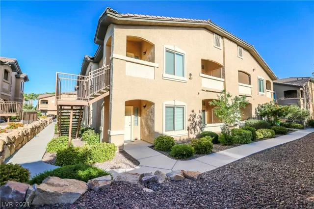 MLS: 2286297 Condo For Sale