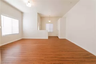 Photo #4: 2286297 Listing