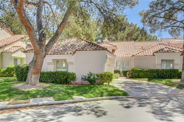 MLS: 2286302 Condo For Sale