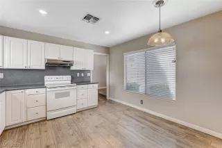 Photo #5: 2286302 Listing 