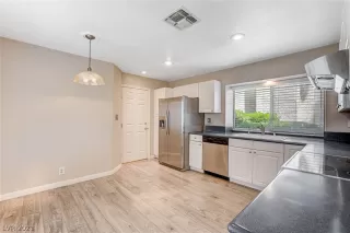 Photo #6: 2286302 Listing 