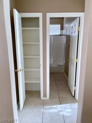 Photo #4: 2286310 Listing