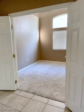 Photo #5: 2286310 Listing