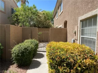 Photo #1: 2286330 Listing 