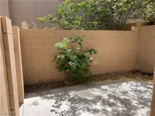 Photo #2: 2286330 Listing 