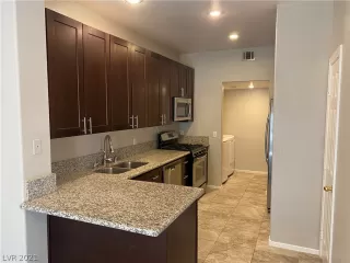 Photo #3: 2286330 Listing 