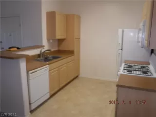 Photo #3: 2286339 Listing